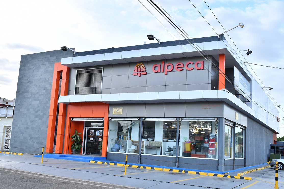 fachada completa de ferreteria alpeca en maracaibo